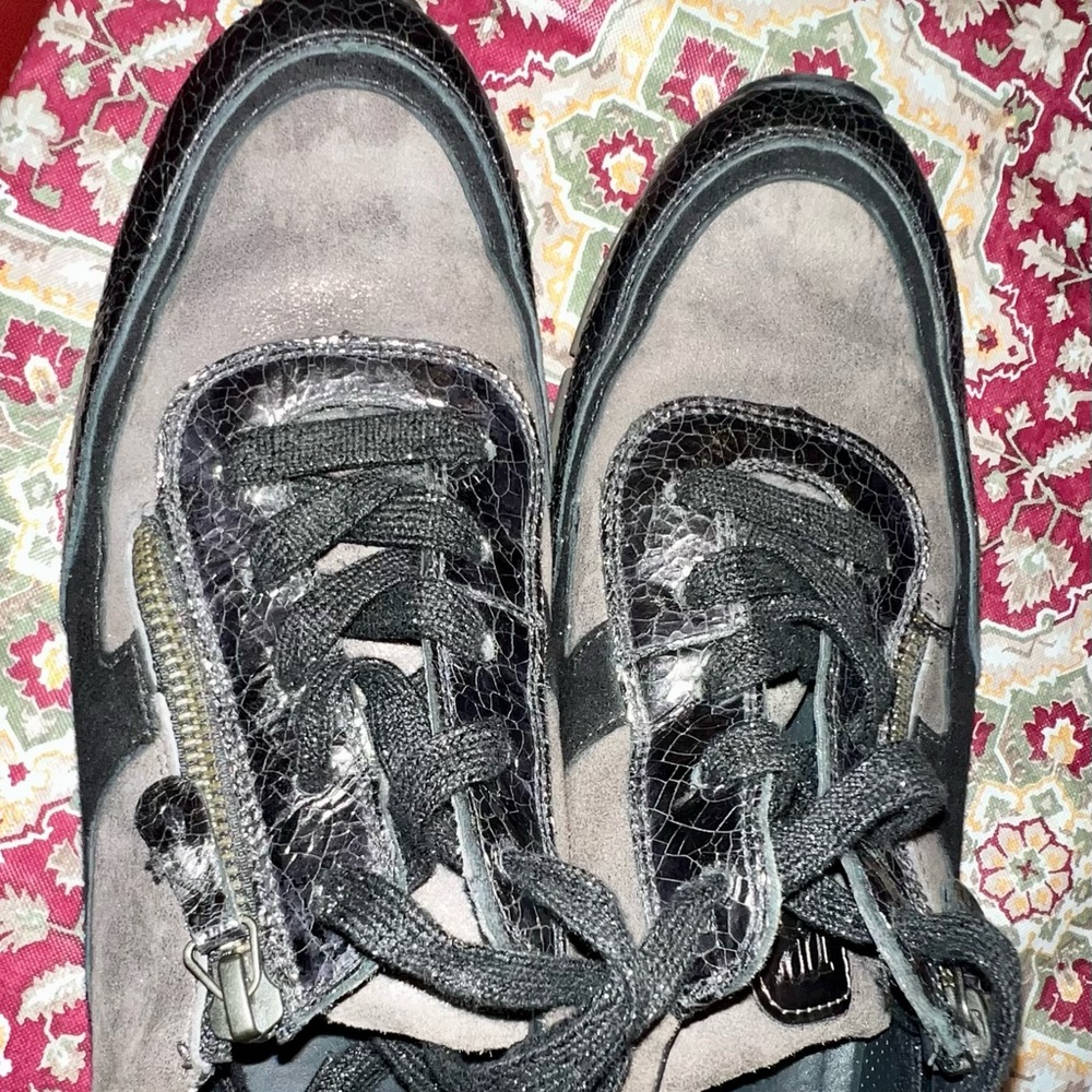 Paul Green LEATHER & suede sneakers in women’s US size 8